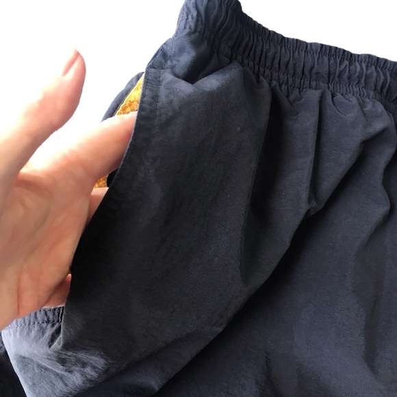 Nautica size L men’s swim trunks navy with yellow accents. Drawstring cl… - Picture 3 of 4